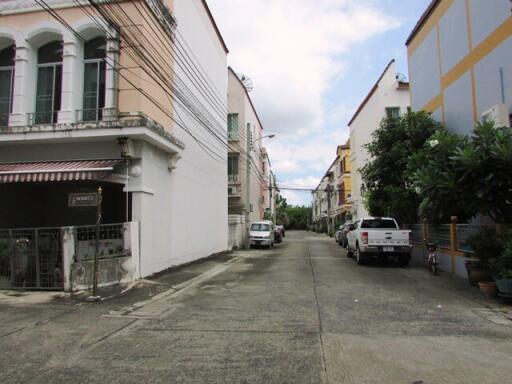 82 Sqm., 3 Beds, 2 Baths Townhouse listed for ฿ 4,410,000.