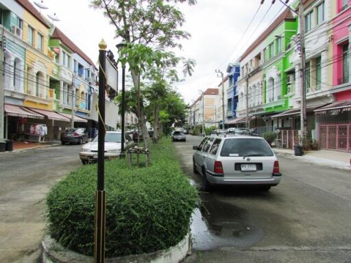 87 Sqm., 3 Beds, 2 Baths Townhouse listed for ฿ 4,410,000.