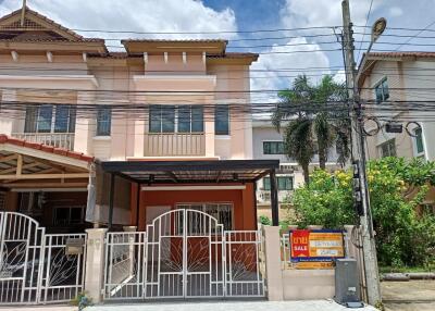 102 Sqm., 3 Beds, 2 Baths Townhouse listed for ฿ 3,400,000.