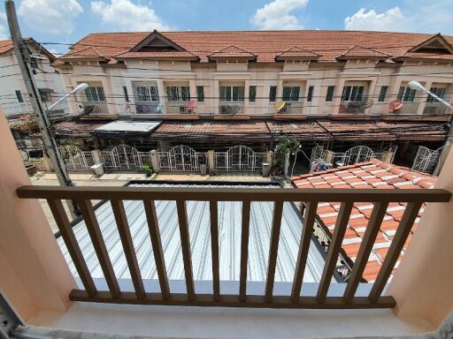 102 Sqm., 3 Beds, 2 Baths Townhouse listed for ฿ 3,400,000.