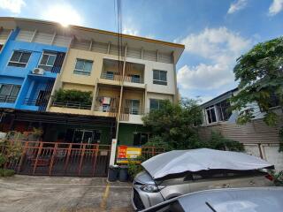 101 Sqm., 2 Beds, 1 Bath Townhouse listed for ฿ 4,200,000.