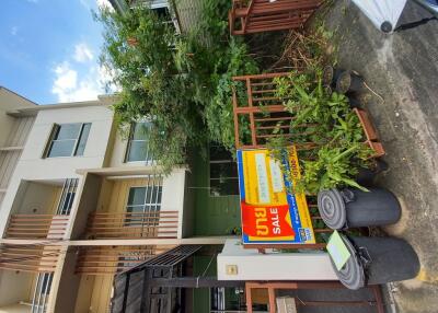 101 Sqm., 2 Beds, 1 Bath Townhouse listed for ฿ 4,200,000.