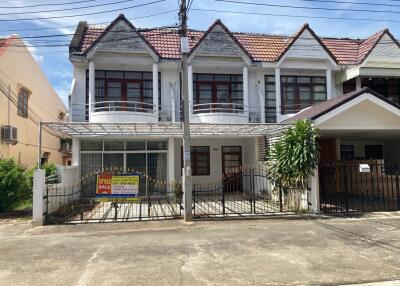 160 Sqm., 2 Beds, 1 Bath Townhouse listed for ฿ 3,500,000.