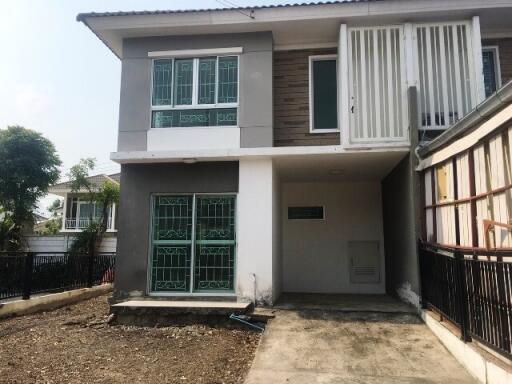165 Sqm., 2 Beds, 1 Bath Townhouse listed for ฿ 4,134,000.