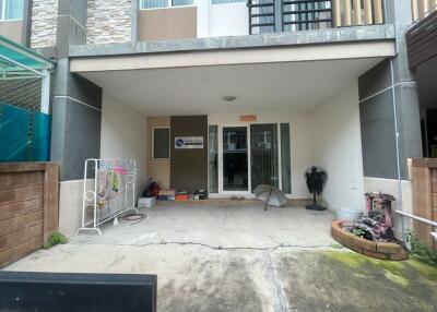 83 Sqm., 3 Beds, 2 Baths Townhouse listed for ฿ 3,990,000.