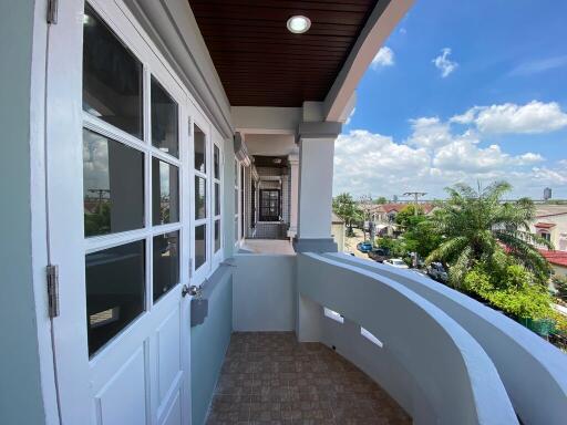 107 Sqm., 3 Beds, 2 Baths Townhouse listed for ฿ 3,864,000.