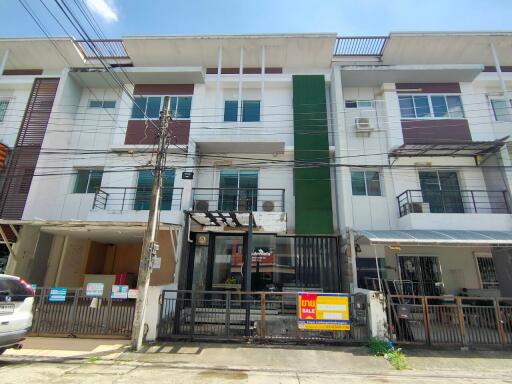 79 Sqm., 3 Beds, 2 Baths Townhouse listed for ฿ 3,100,000.