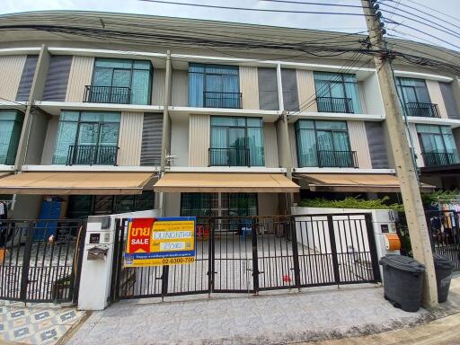 94 Sqm., 4 Beds, 3 Baths Townhouse listed for ฿ 3,833,000.