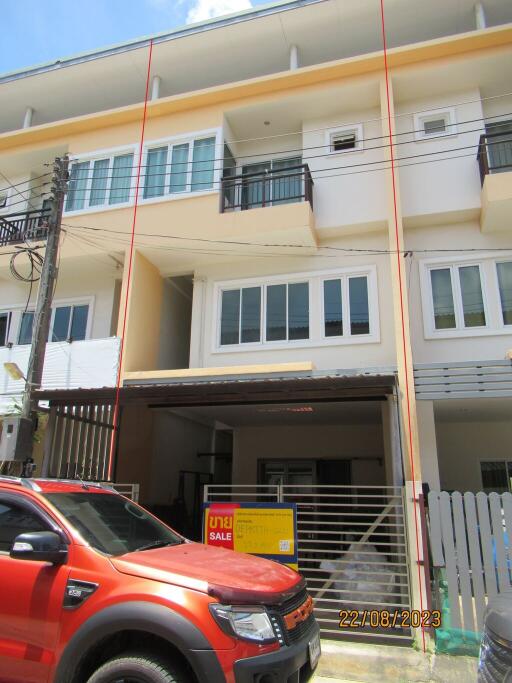 109 Sqm., 3 Beds, 2 Baths Townhouse listed for ฿ 3,780,000.