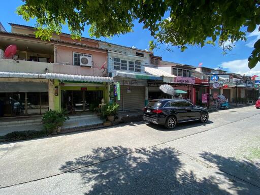 88 Sqm., 3 Beds, 2 Baths Townhouse listed for ฿ 3,675,000.