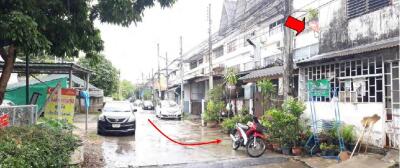 88 Sqm., 3 Beds, 2 Baths Townhouse listed for ฿ 3,675,000.