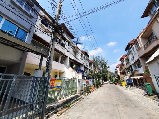 104 Sqm., 3 Beds, 2 Baths Townhouse listed for ฿ 3,675,000.