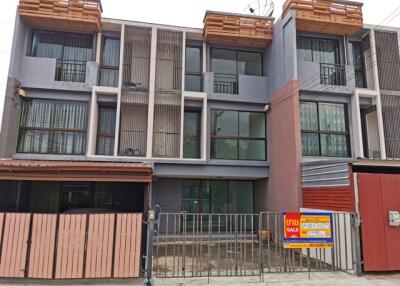 78 Sqm., 3 Beds, 3 Baths Townhouse listed for ฿ 3,602,000.