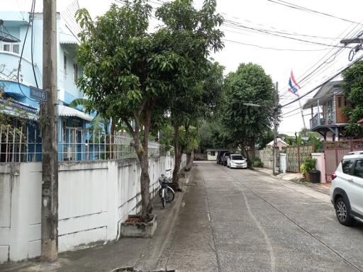 124 Sqm., 2 Beds, 1 Bath Townhouse listed for ฿ 3,570,000.