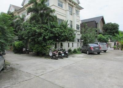 90 Sqm., 2 Beds, 1 Bath Townhouse listed for ฿ 3,570,000.