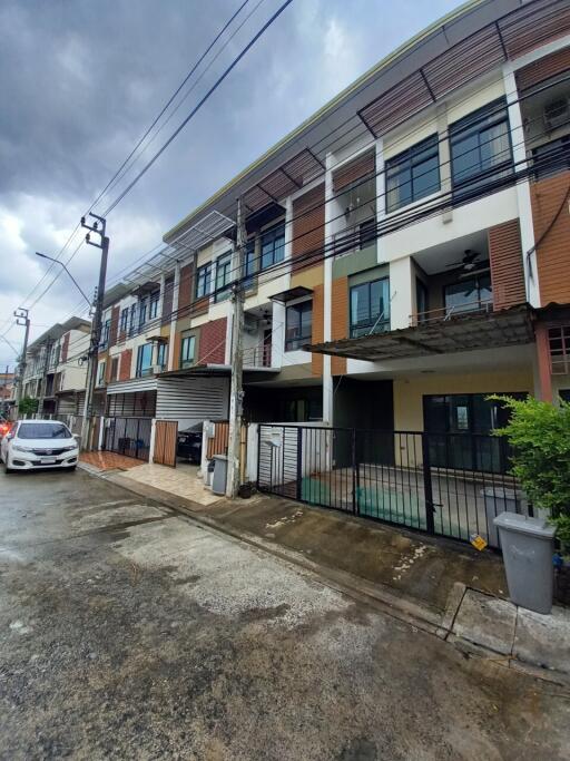 78 Sqm., 3 Beds, 2 Baths Townhouse listed for ฿ 3,570,000.