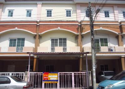 85 Sqm., 3 Beds, 3 Baths Townhouse listed for ฿ 3,570,000.