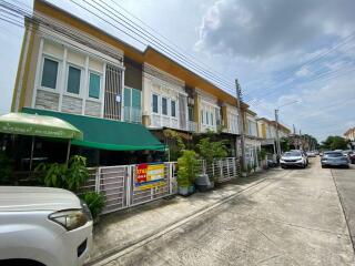 110 Sqm., 2 Beds, 1 Bath Townhouse listed for ฿ 3,570,000.