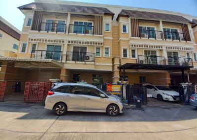 88 Sqm., 4 Beds, 4 Baths Townhouse listed for ฿ 3,570,000.