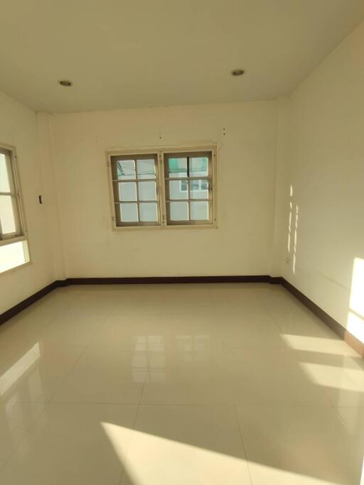 96 Sqm., 2 Beds, 1 Bath Townhouse listed for ฿ 3,000,000.