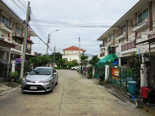 88 Sqm., 3 Beds, 2 Baths Townhouse listed for ฿ 3,360,000.