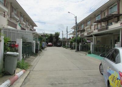 88 Sqm., 3 Beds, 2 Baths Townhouse listed for ฿ 3,360,000.