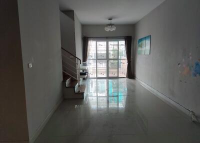 124 Sqm., 3 Beds, 2 Baths Townhouse listed for ฿ 3,360,000.