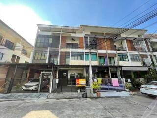 70 Sqm., 3 Beds, 2 Baths Townhouse listed for ฿ 3,360,000.