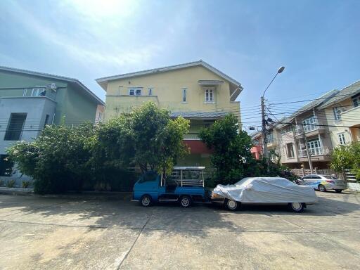 112 Sqm., 3 Beds, 2 Baths Townhouse listed for ฿ 3,360,000.