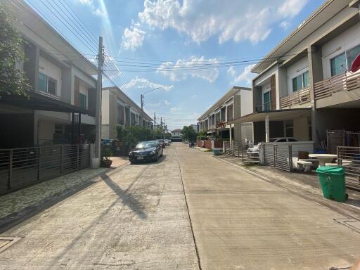 87 Sqm., 3 Beds, 2 Baths Townhouse listed for ฿ 3,320,000.