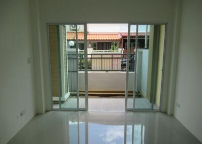 84 Sqm., 3 Beds, 2 Baths Townhouse listed for ฿ 3,308,000.