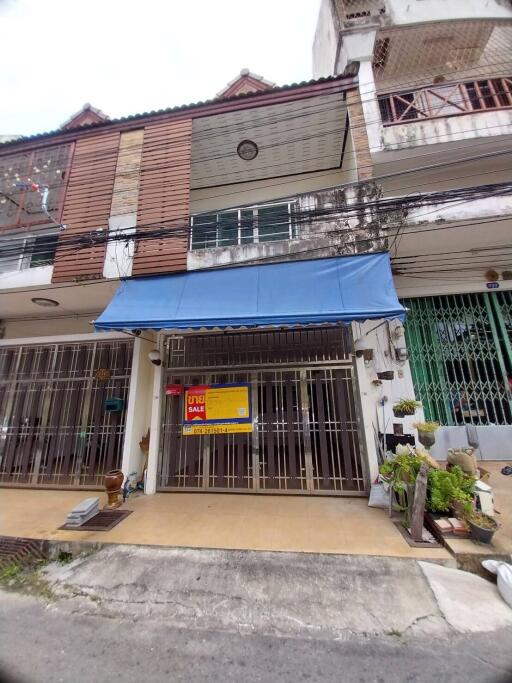 69 Sqm., 2 Beds, 2 Baths Townhouse listed for ฿ 2,500,000.
