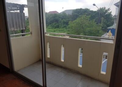 126 Sqm., 3 Beds, 2 Baths Townhouse listed for ฿ 3,255,000.