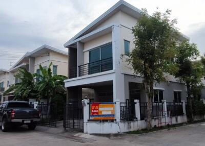 133 Sqm., 3 Beds, 2 Baths Townhouse listed for ฿ 3,255,000.