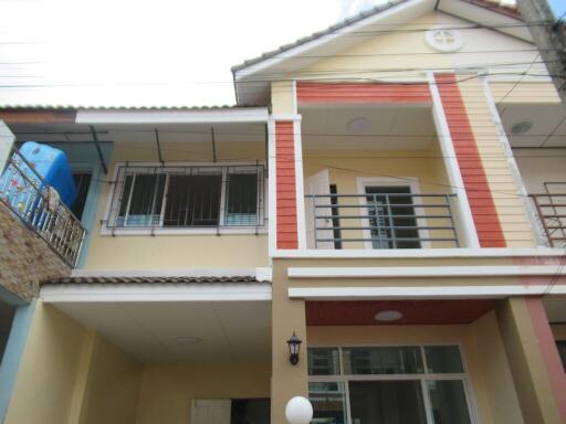 84 Sqm., 3 Beds, 2 Baths Townhouse listed for ฿ 3,255,000.