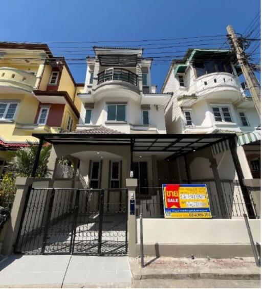 110 Sqm., 3 Beds, 3 Baths Townhouse listed for ฿ 3,255,000.