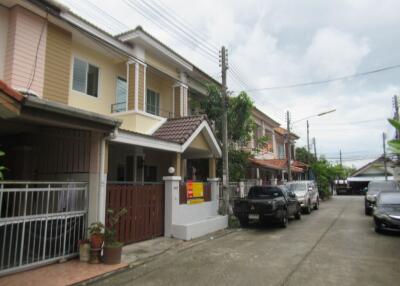 84 Sqm., 3 Beds, 2 Baths Townhouse listed for ฿ 3,203,000.