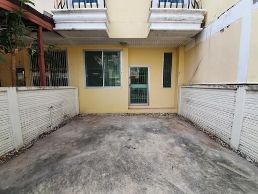 85 Sqm., 2 Beds, 3 Baths Townhouse listed for ฿ 2,760,000.