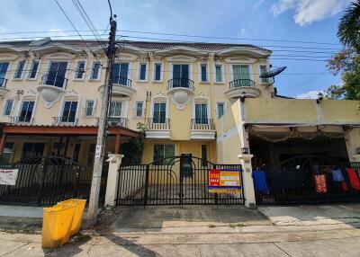 85 Sqm., 2 Beds, 3 Baths Townhouse listed for ฿ 2,760,000.