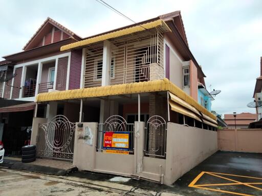 103 Sqm., 2 Beds, 1 Bath Townhouse listed for ฿ 2,850,000.