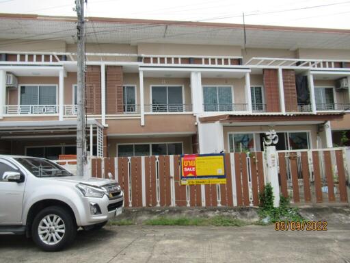 113 Sqm., 2 Beds, 1 Bath Townhouse listed for ฿ 2,850,000.