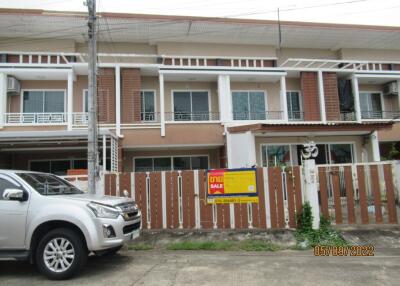 113 Sqm., 2 Beds, 1 Bath Townhouse listed for ฿ 2,850,000.