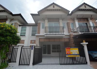 81 Sqm., 2 Beds, 1 Bath Townhouse listed for ฿ 2,850,000.