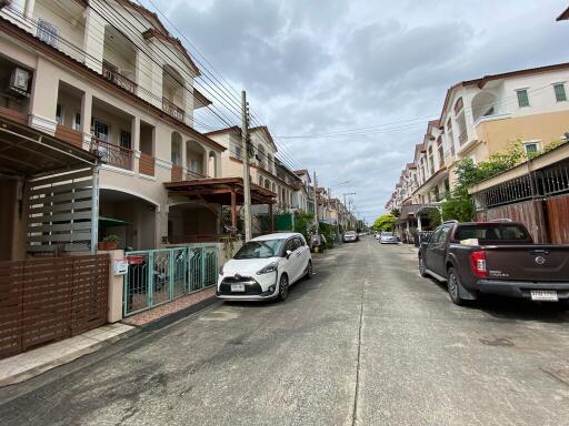 77 Sqm., 3 Beds, 2 Baths Townhouse listed for ฿ 2,850,000.