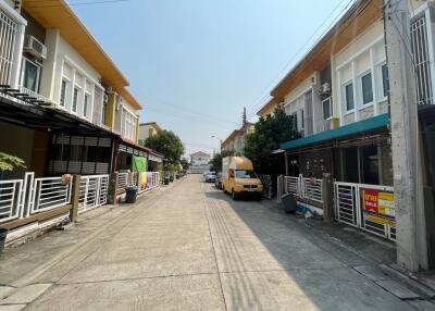 74 Sqm., 2 Beds, 1 Bath Townhouse listed for ฿ 2,850,000.