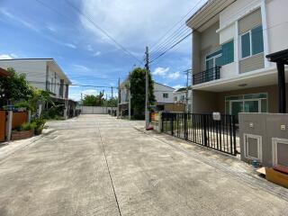 115 Sqm., 3 Beds, 2 Baths Townhouse listed for ฿ 2,850,000.