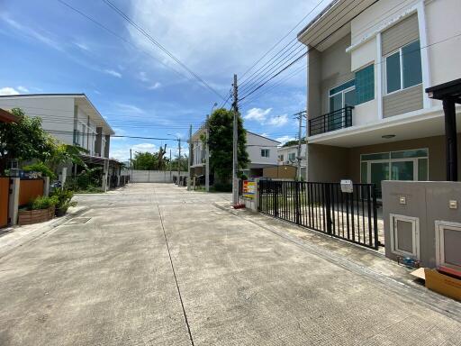 115 Sqm., 3 Beds, 2 Baths Townhouse listed for ฿ 2,850,000.