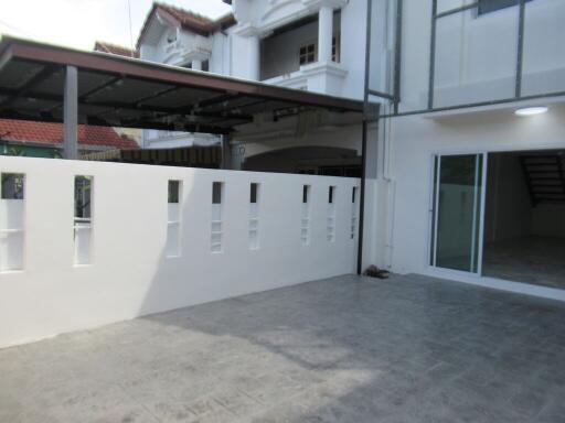 104 Sqm., 2 Beds, 2 Baths Townhouse listed for ฿ 3,150,000.