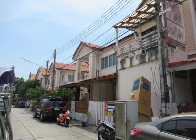 84 Sqm., 3 Beds, 2 Baths Townhouse listed for ฿ 3,150,000.