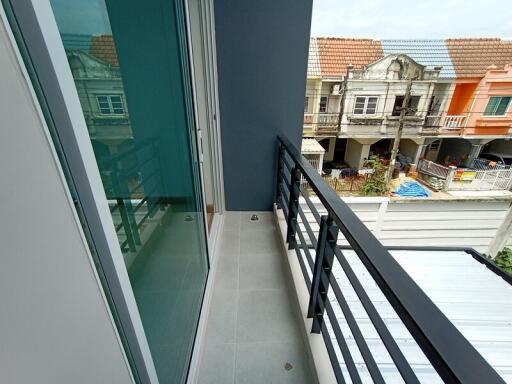 112 Sqm., 3 Beds, 2 Baths Townhouse listed for ฿ 2,817,000.